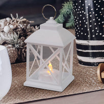 Art.5006 Quinqué Plástico Con Vela Led   (Incluye 1 bateria reemplazable) 11.5x7x7cm 1pz