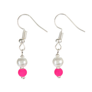 Aretes Con Perla Blanca Y Cuenta Caucho Rosa Neón