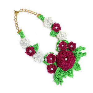 Collar Tejido Con Flores Fiusha